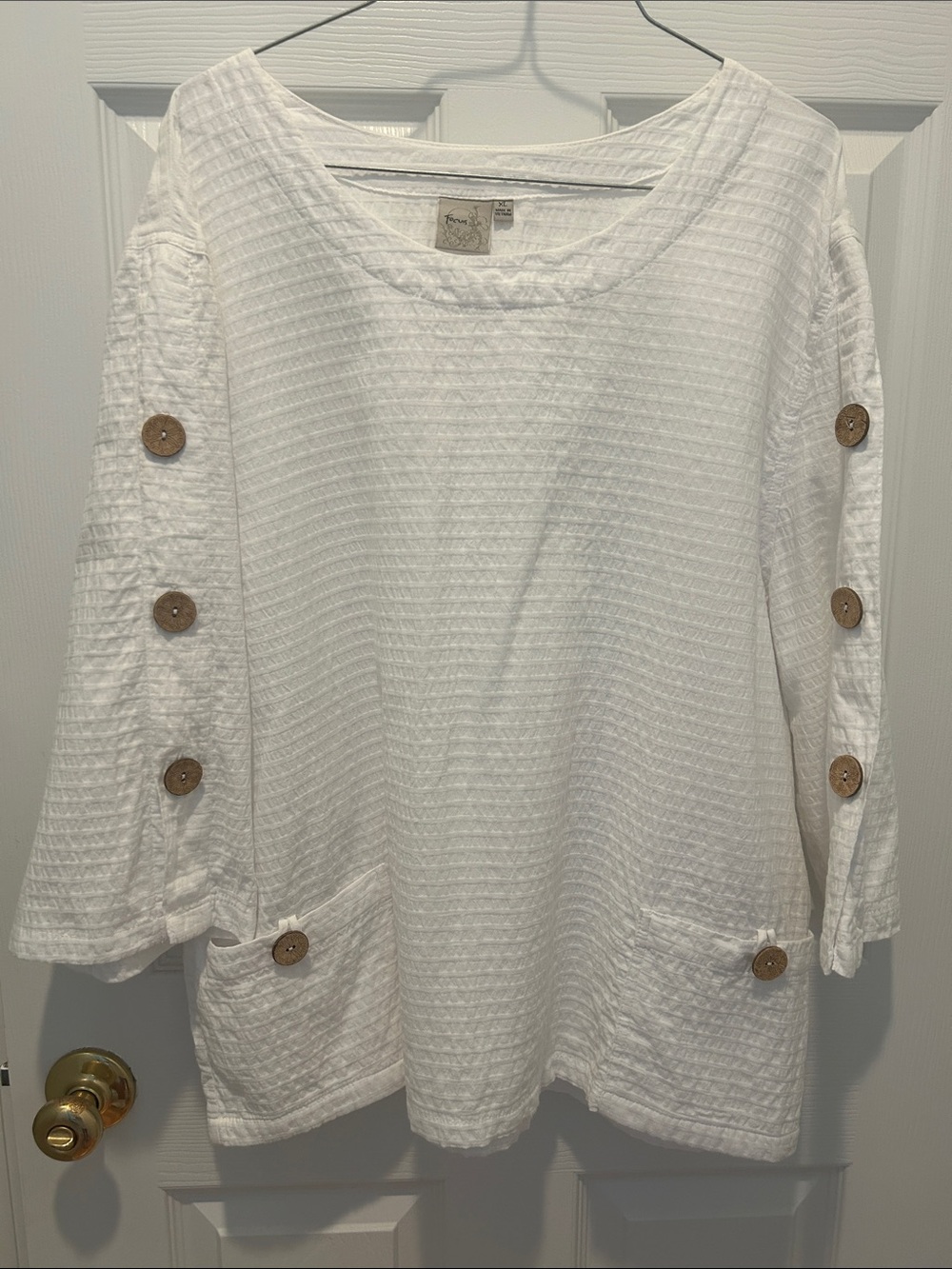 Focus Brand Textured White Button-Sleeve Tunic Top